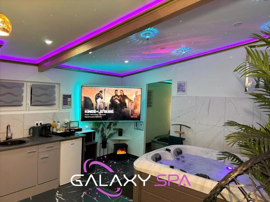 Galaxy Spa - Suite Jupiter Jacuzzi Privatif Champigneulles Экстерьер фото
